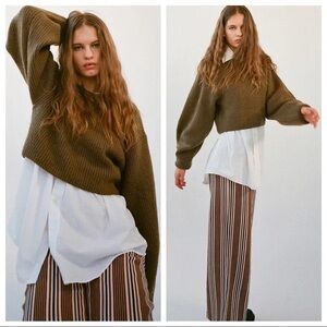 Urban Outfitters Sydney Crew Neck Cropped Sweater in Olive Green Size XS